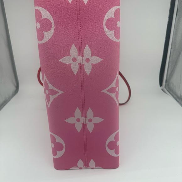 Louis Vuitton On the Go Red excellent used condition!!! - Picture 14 of 14